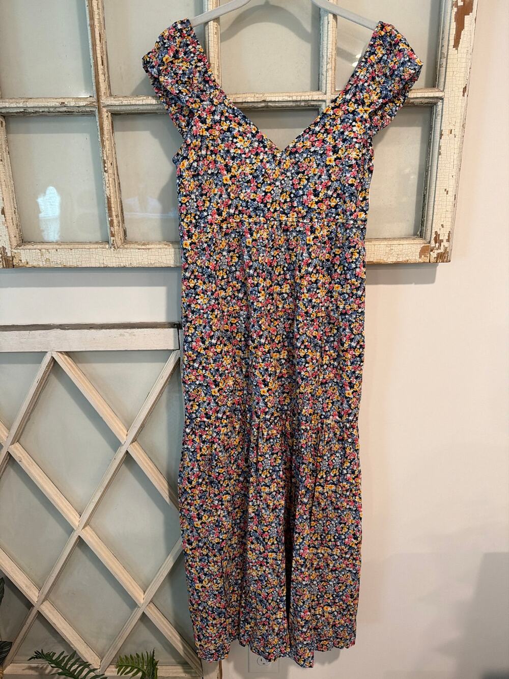 NWT Old Navy size XS floral maxi dress with pockets